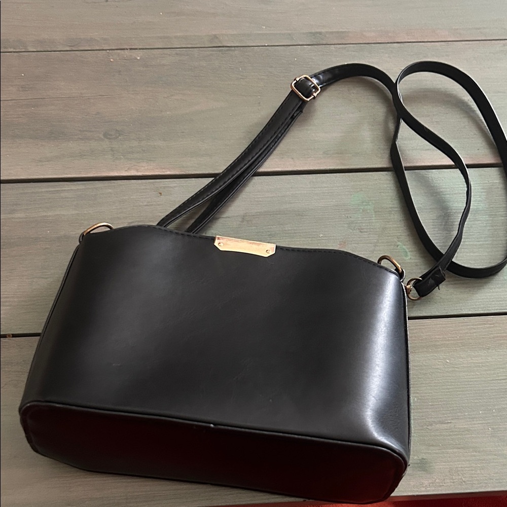 Chic Black Crossbody Bag